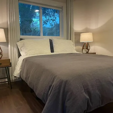 Shares Courtyard Luxury Apt - New! Rockledge Exterior photo