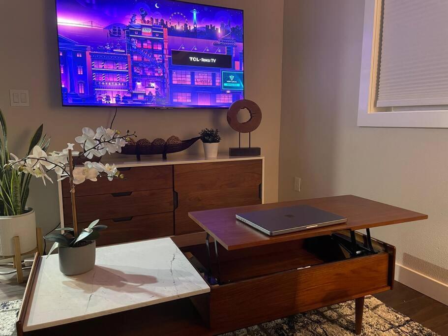 Shares Courtyard Luxury - New! Apartment *