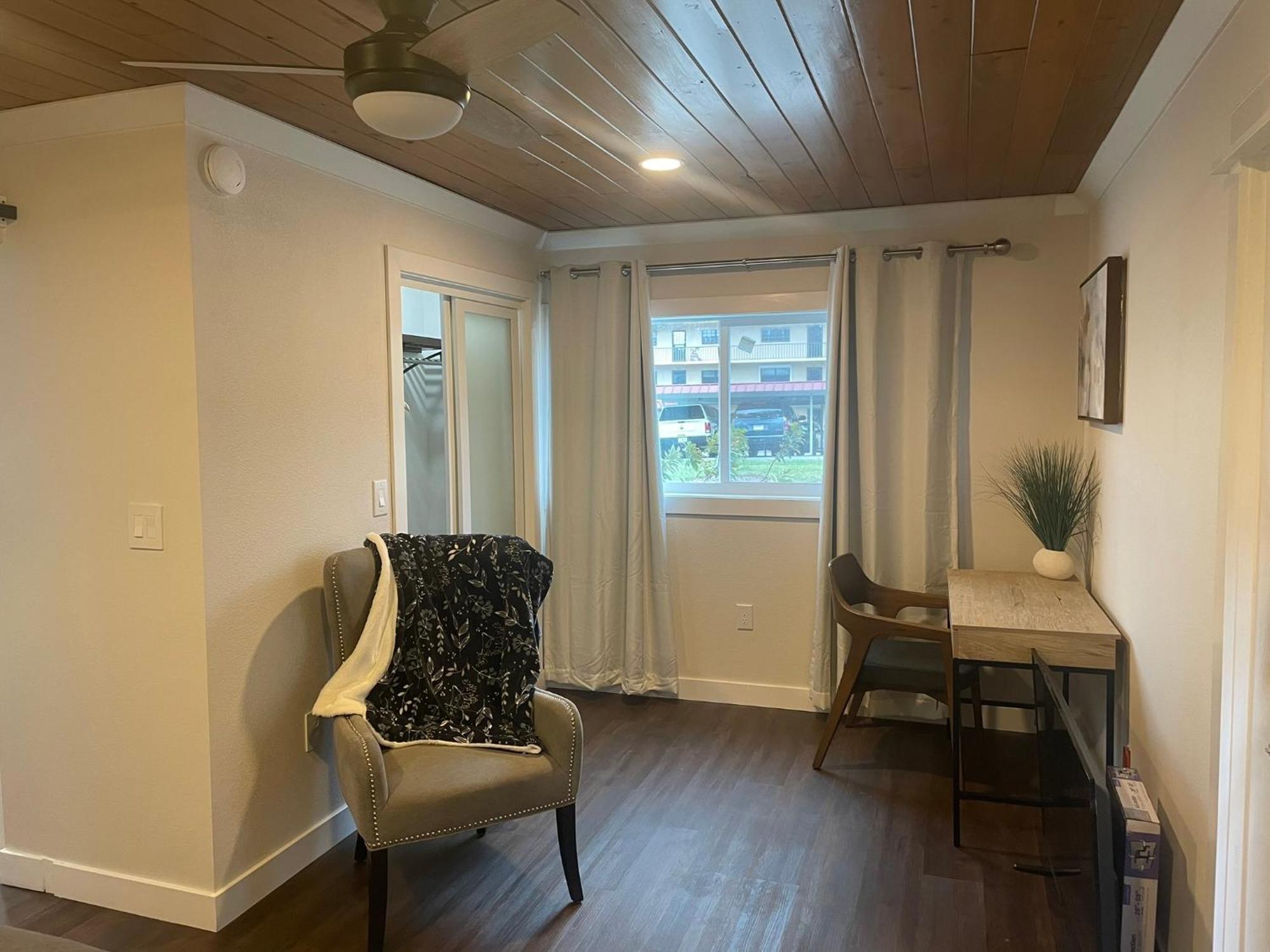 Shares Courtyard Luxury - New! Apartment *