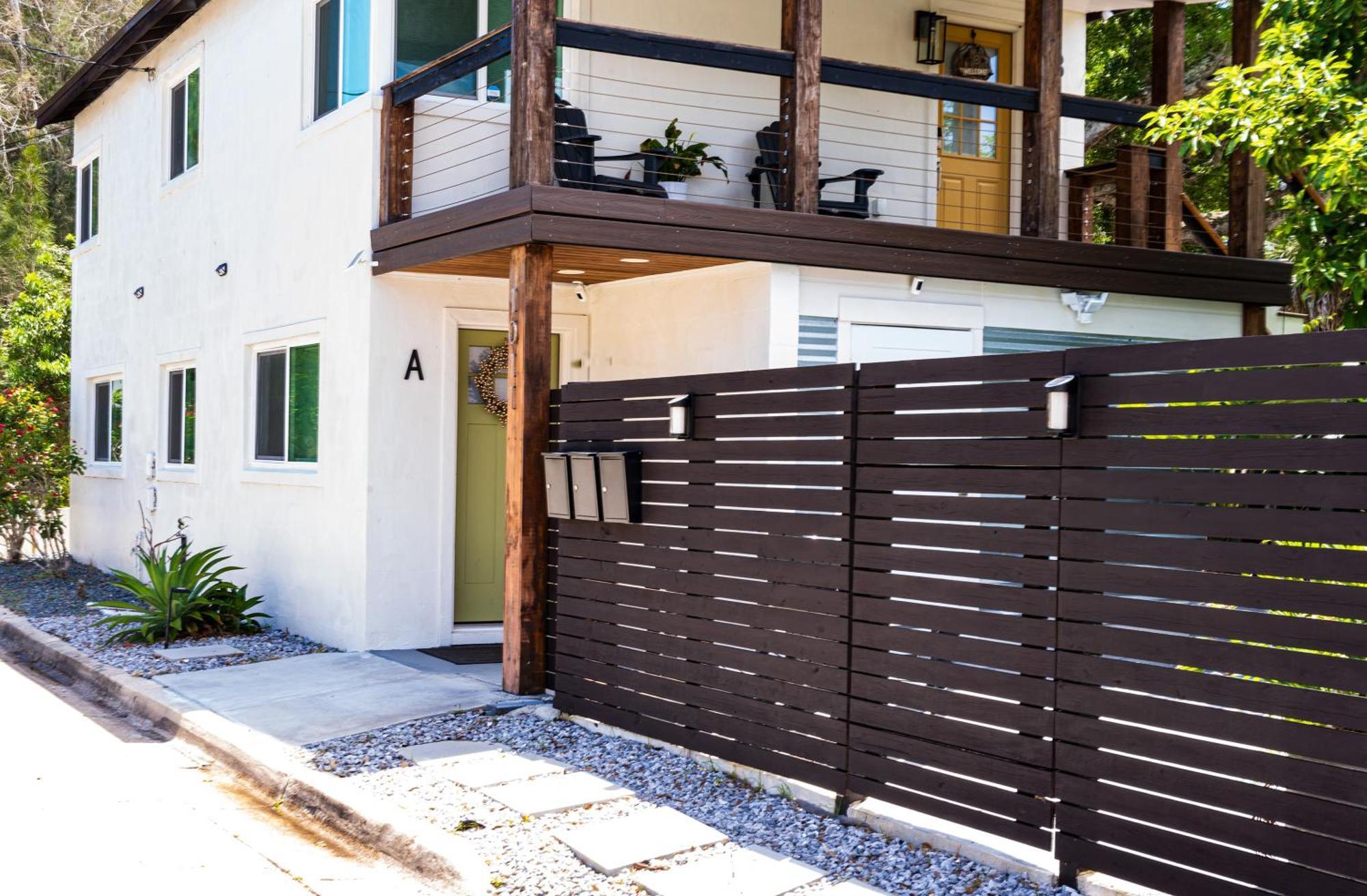 Apartment Shares Courtyard Luxury - New!