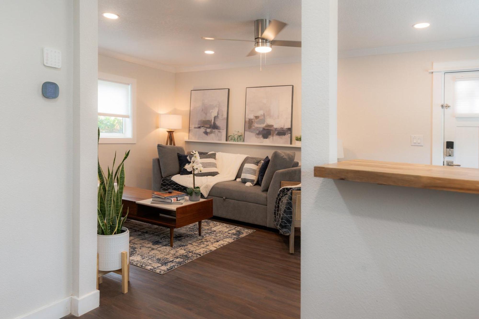 Shares Courtyard Luxury - New! Apartment Rockledge