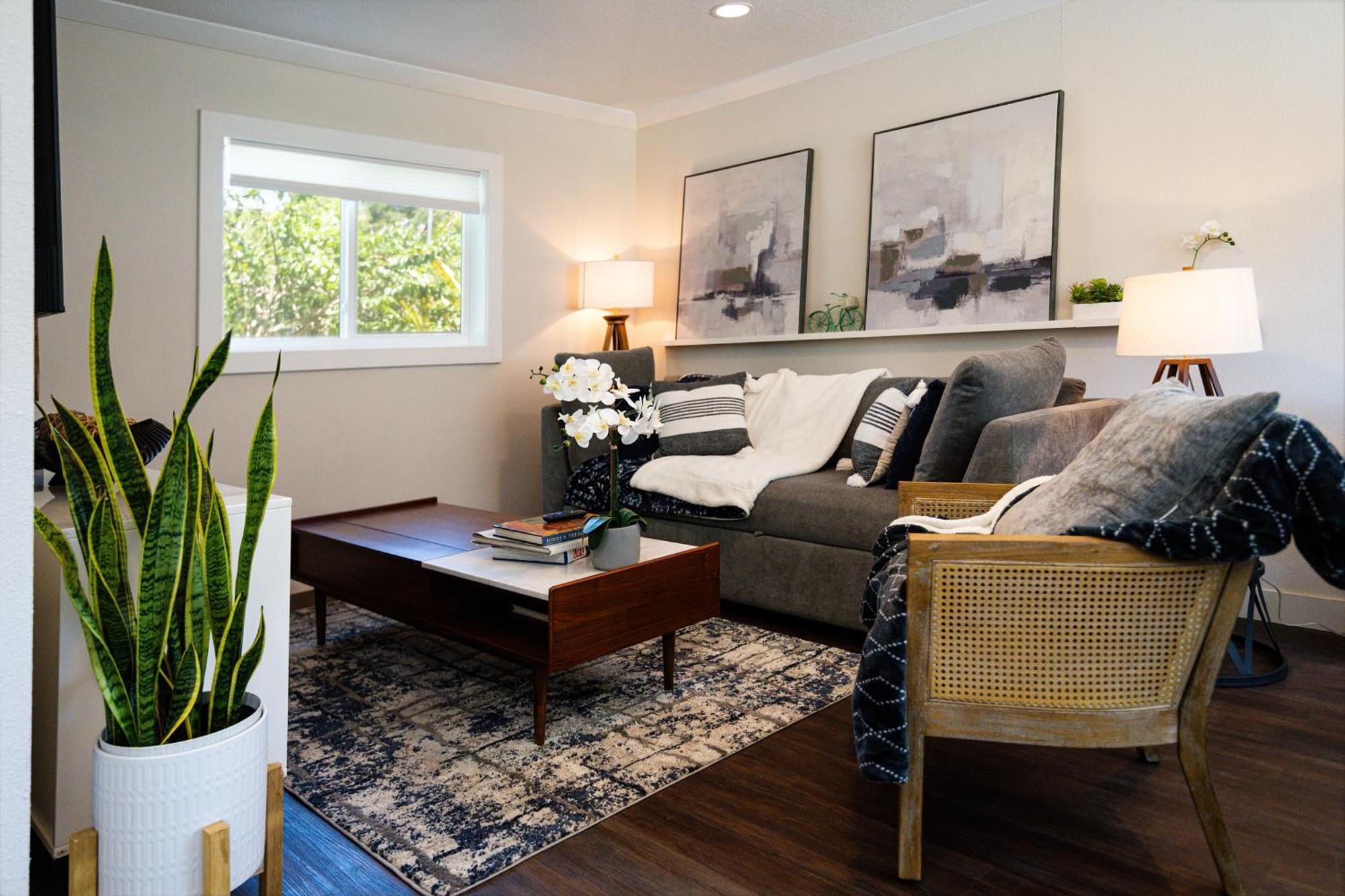 Shares Courtyard Luxury - New! Rockledge